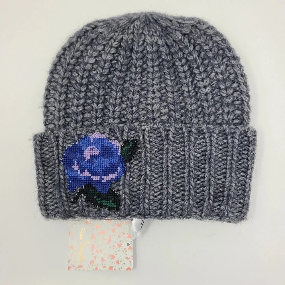 NWT Free People Gray Flower Knit Beanie